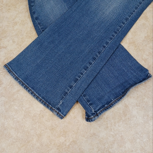 LEVI'S  SAN FRANCISCO Demi Curve Classic Boot Cut Jeans - Picture 11 of 12